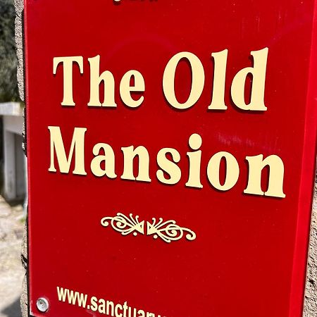 The Old Mansion Apartment Sinarades ภายนอก รูปภาพ