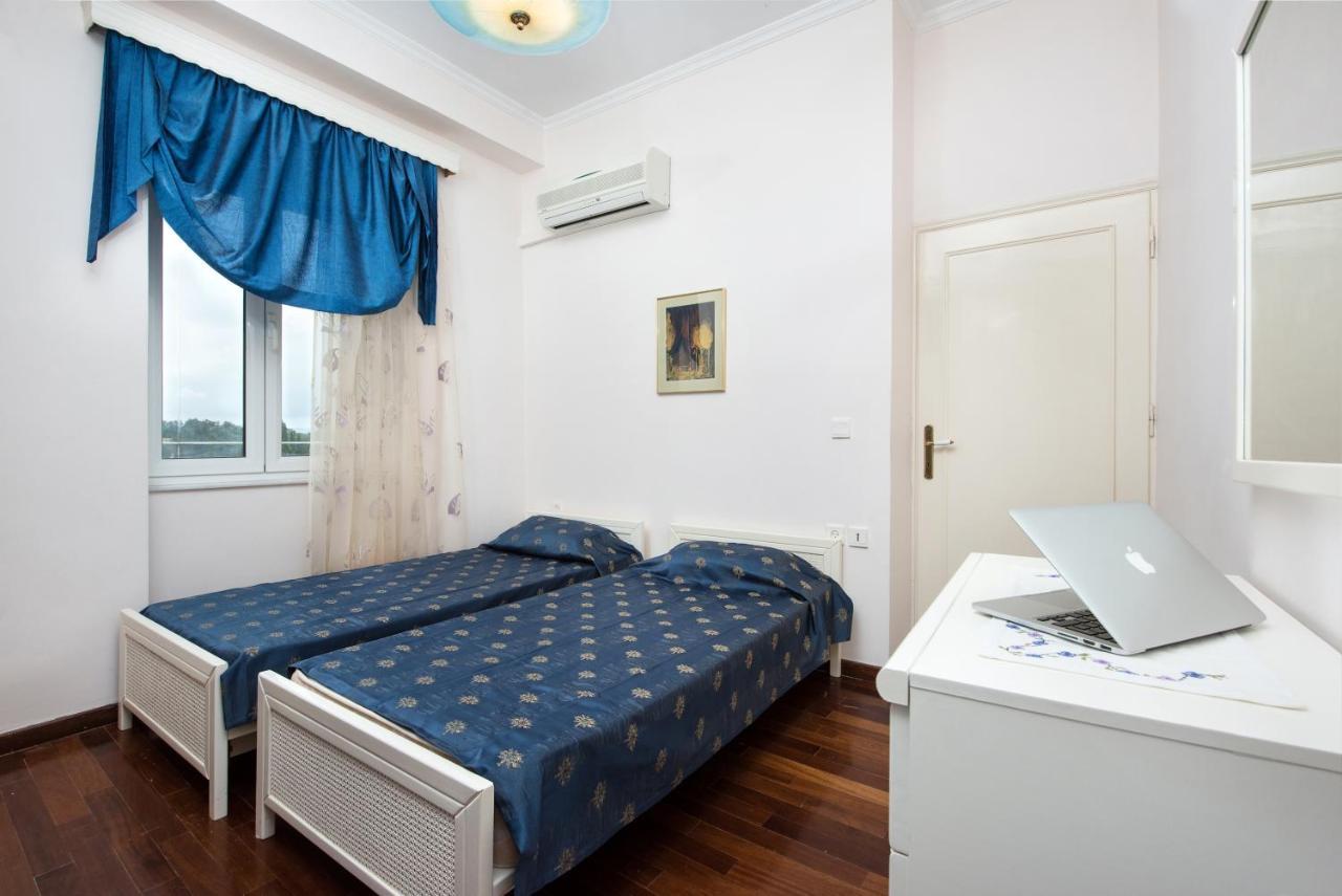The Old Mansion Apartment Sinarades ภายนอก รูปภาพ