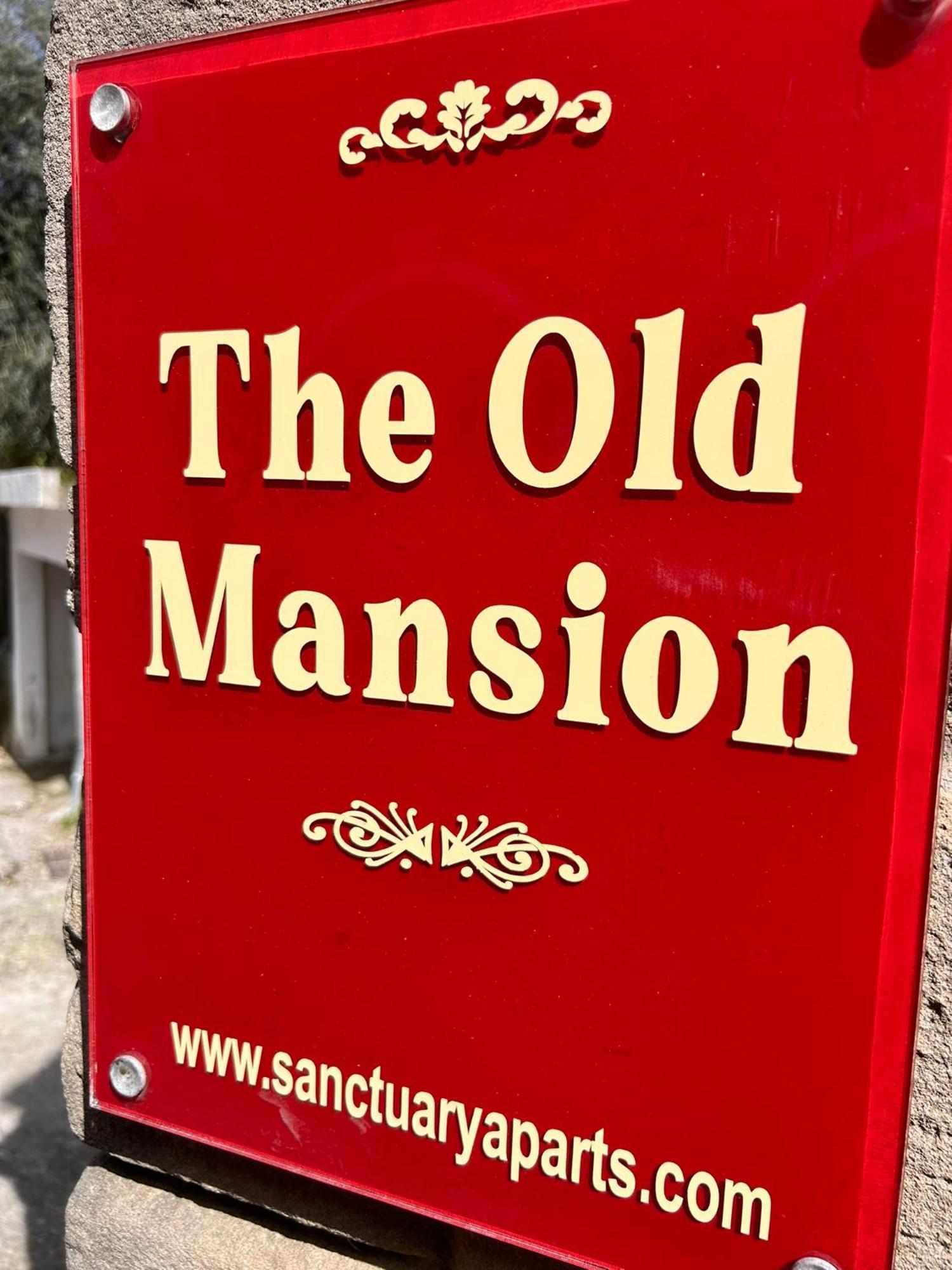 The Old Mansion Apartment Sinarades ภายนอก รูปภาพ